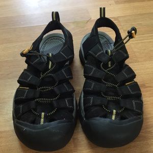 Keen Men’s Clearwater CNX Sandals Like NEW!!